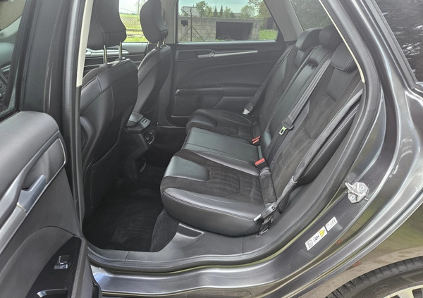 Ford Mondeo cena 56900 przebieg: 240000, rok produkcji 2015 z Sulejówek małe 781